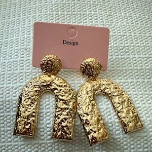 Gold Tone Dangle Pierced Earrings